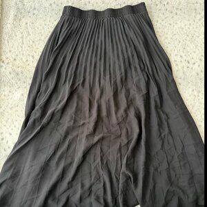 Max Studio Black Pleated Midi Skirt Elastic Waist Medium